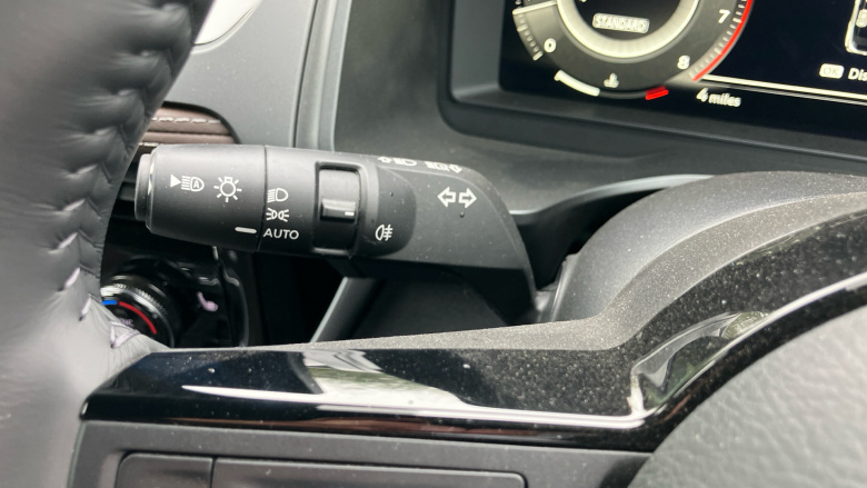 Nissan Qashqai 1.3 DiG-T MH Tekna 5dr Petrol Hatchback